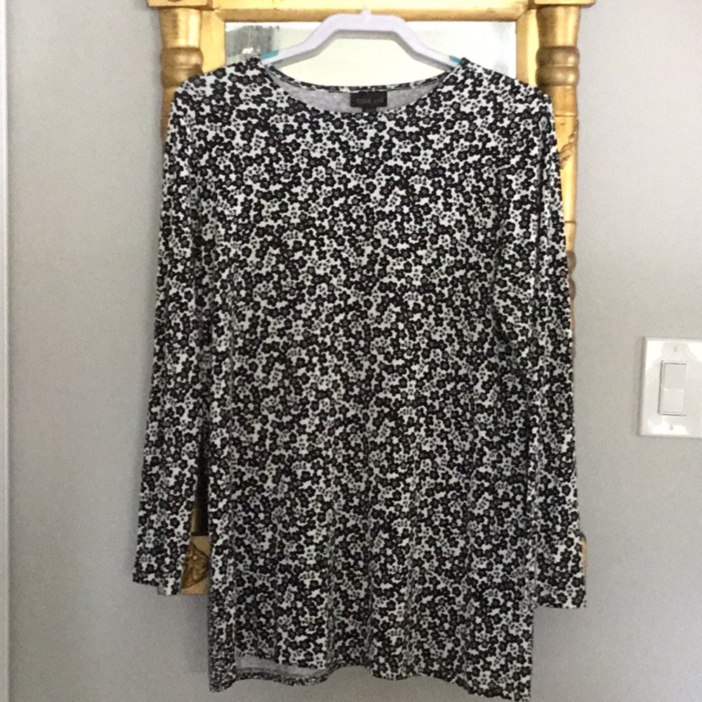 J Jill tie in the back tunic size M black and white